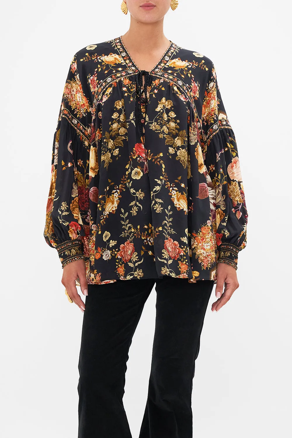 BLOUSON BLOUSE WITH NECK TIE STITCHED IN TIME
