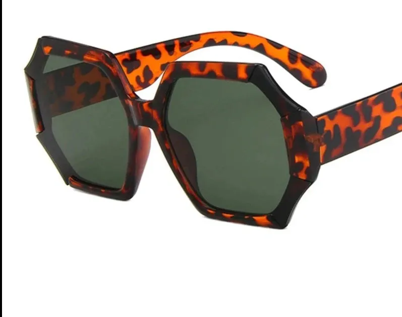Chic Polygonal Square Sunglasses with Gradient Lenses