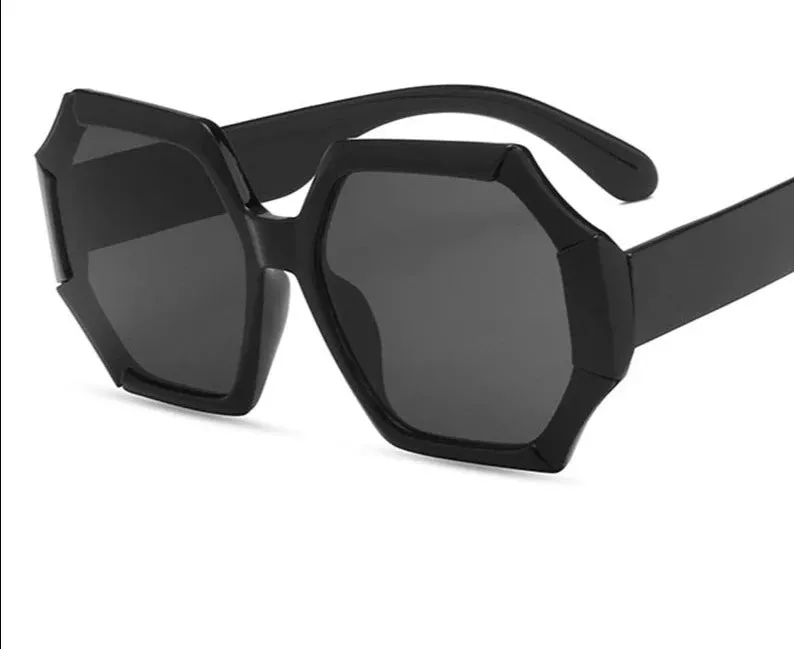 Chic Polygonal Square Sunglasses with Gradient Lenses