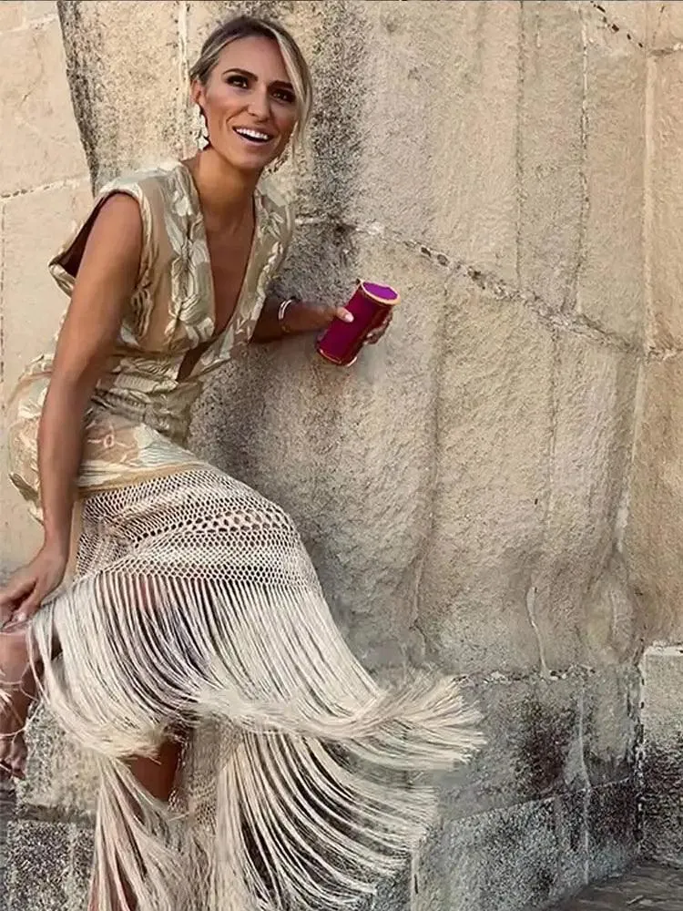 Chic V Neck Tassels Long Dress: Elegant Sleeveless Apparel for Vacation & Party