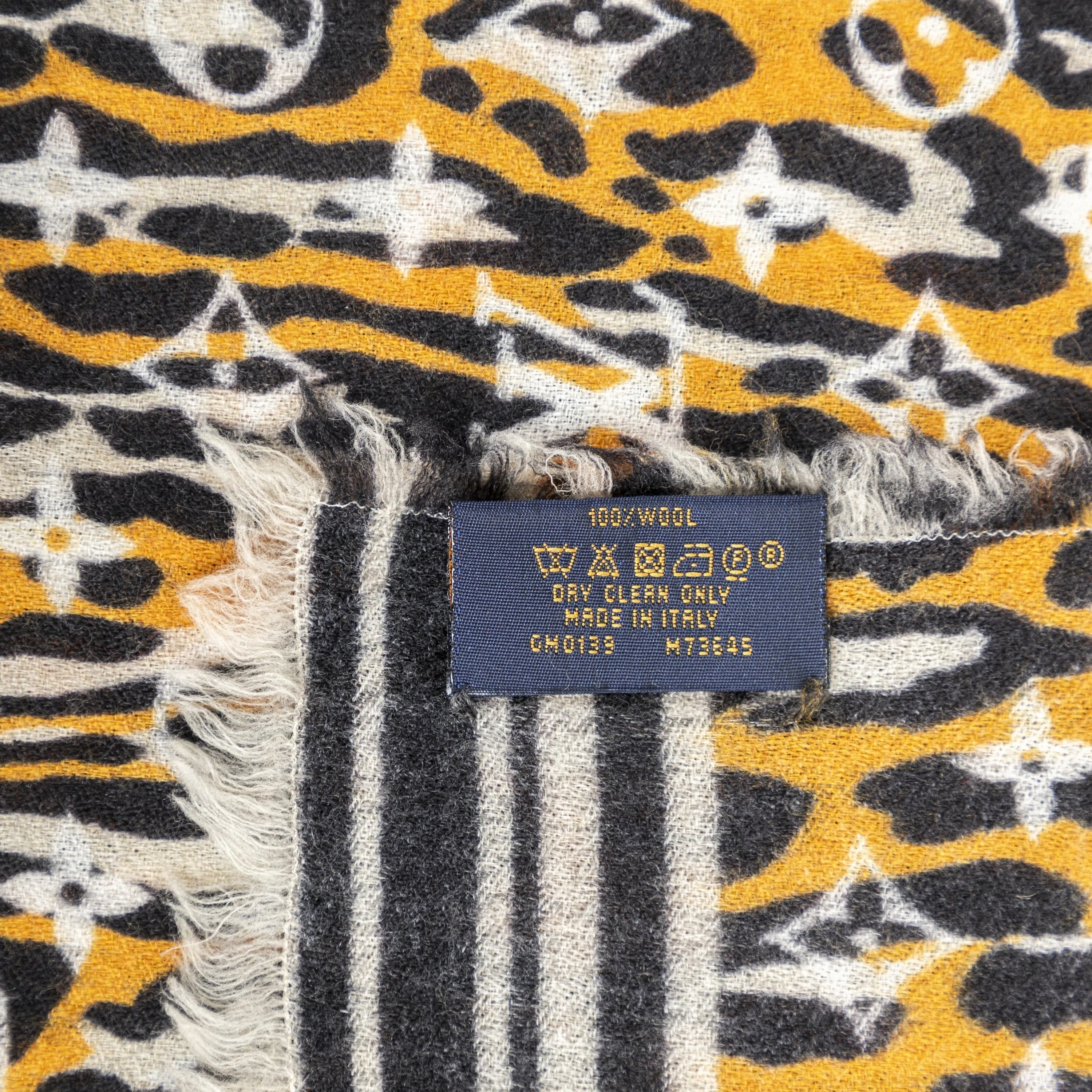 Trendy Inspired Louis Vuitton Louis Vuitton Monogram Jungle Print Scarf