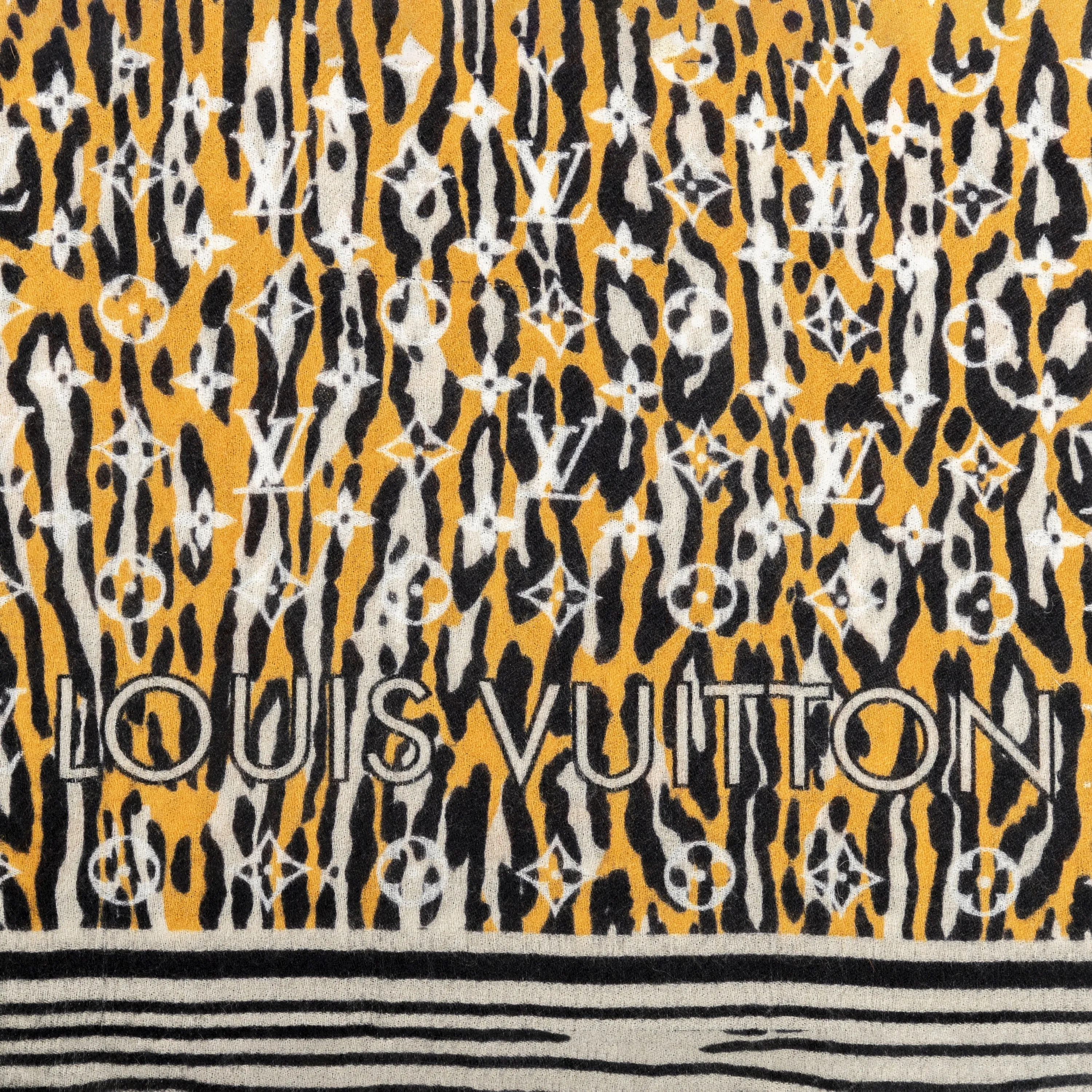 Trendy Inspired Louis Vuitton Louis Vuitton Monogram Jungle Print Scarf